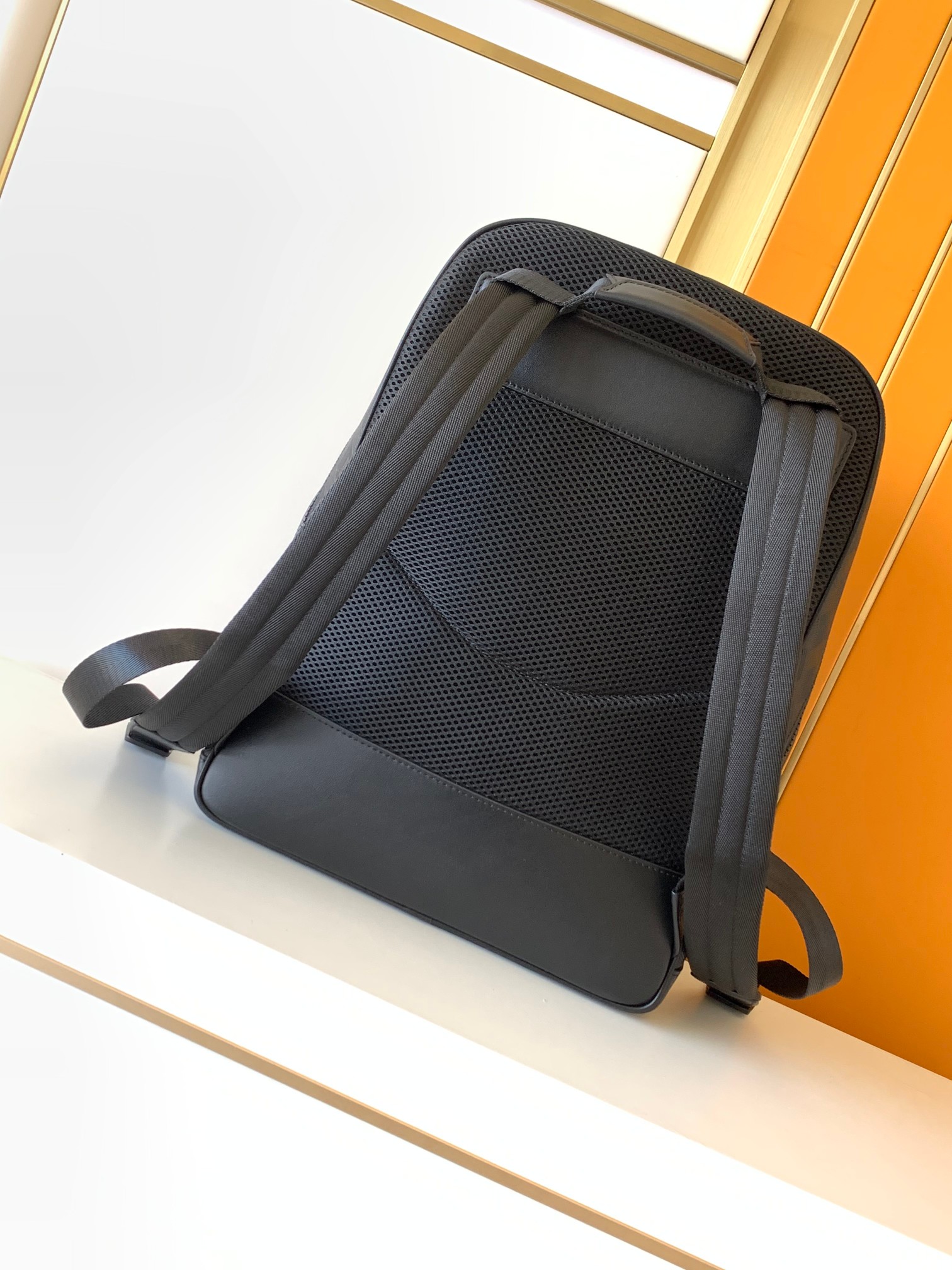 Minimalistische zwarte rugzak  - Leather Work Rucksack Mens recensie en prijs